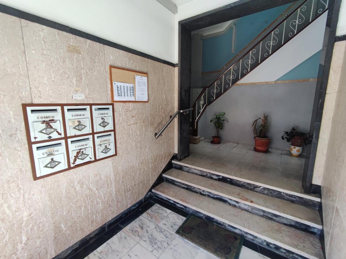 Lisbon Traditional T2 With Balcony In Damaia, Lisbon Amadora Exterior photo