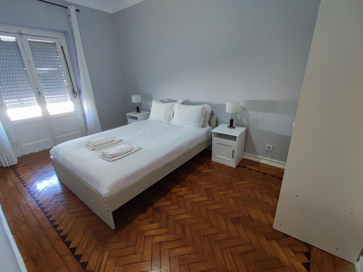 Lisbon Traditional T2 With Balcony In Damaia, Lisbon Amadora Exterior photo