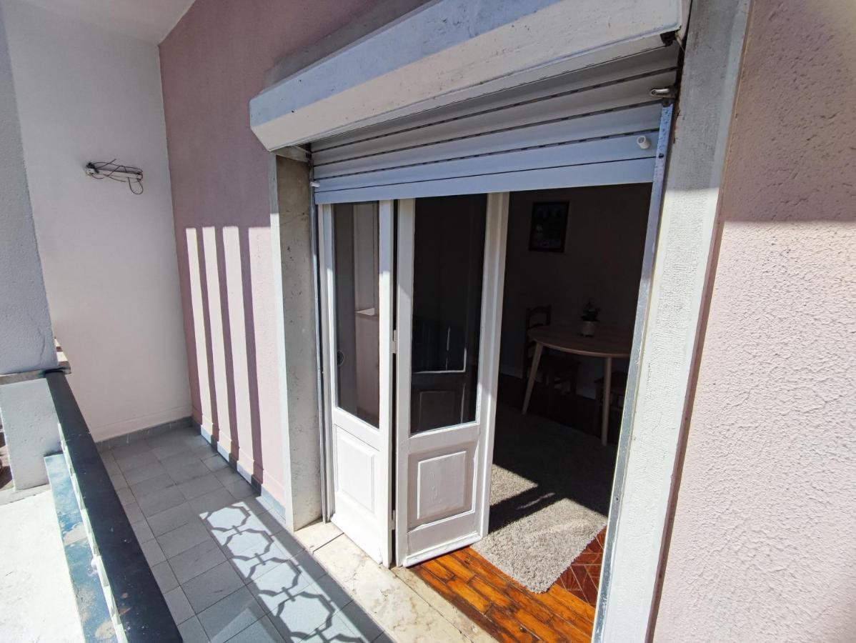 Lisbon Traditional T2 With Balcony In Damaia, Lisbon Amadora Exterior photo